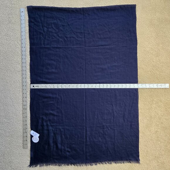 NWT V. Fraas 100% Cashmere Lightweight Navy Scarf - Picture 1 of 9